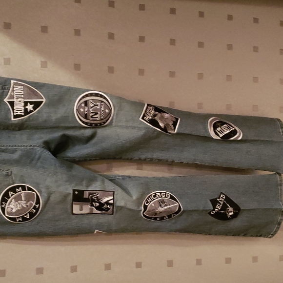 LE MORE Womens NFL Patches Jeans, Size 39X33 - Picture 3 of 10